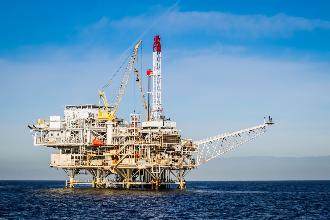 Offshore oil and gas platform